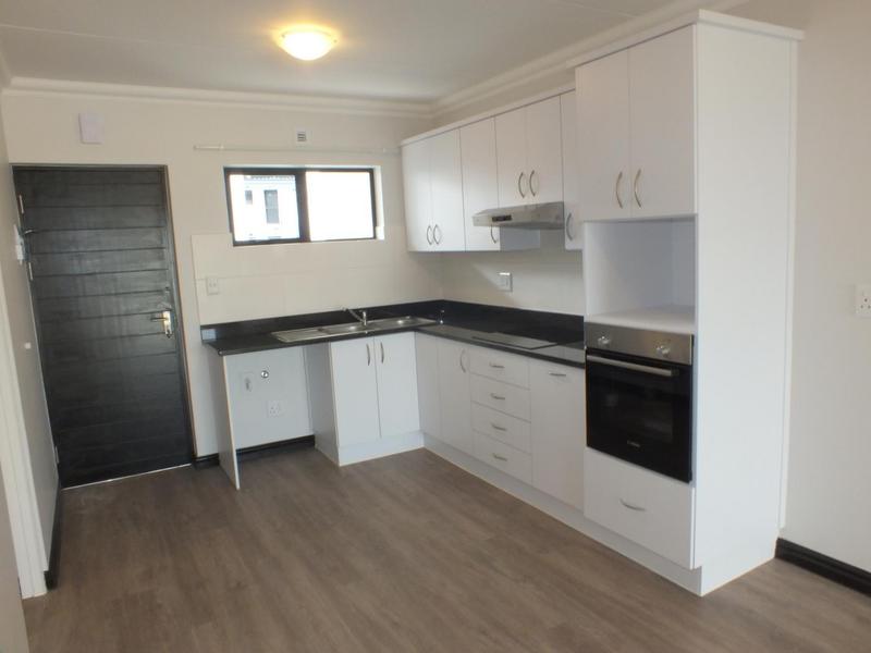 To Let 2 Bedroom Property for Rent in Buhrein Western Cape